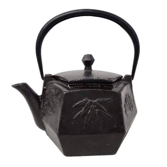 Vintage Japanese Asian Black Cast Iron Etched Hexagon Teapot Tea Kettle Lidded - Picture 1 of 10